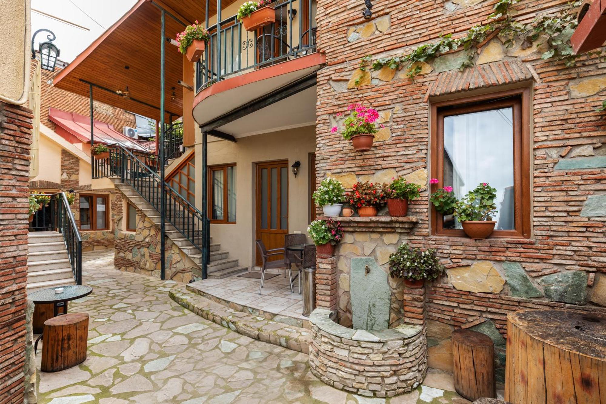 Apartments With Wine Cellar In Old Tbiliszi Kültér fotó