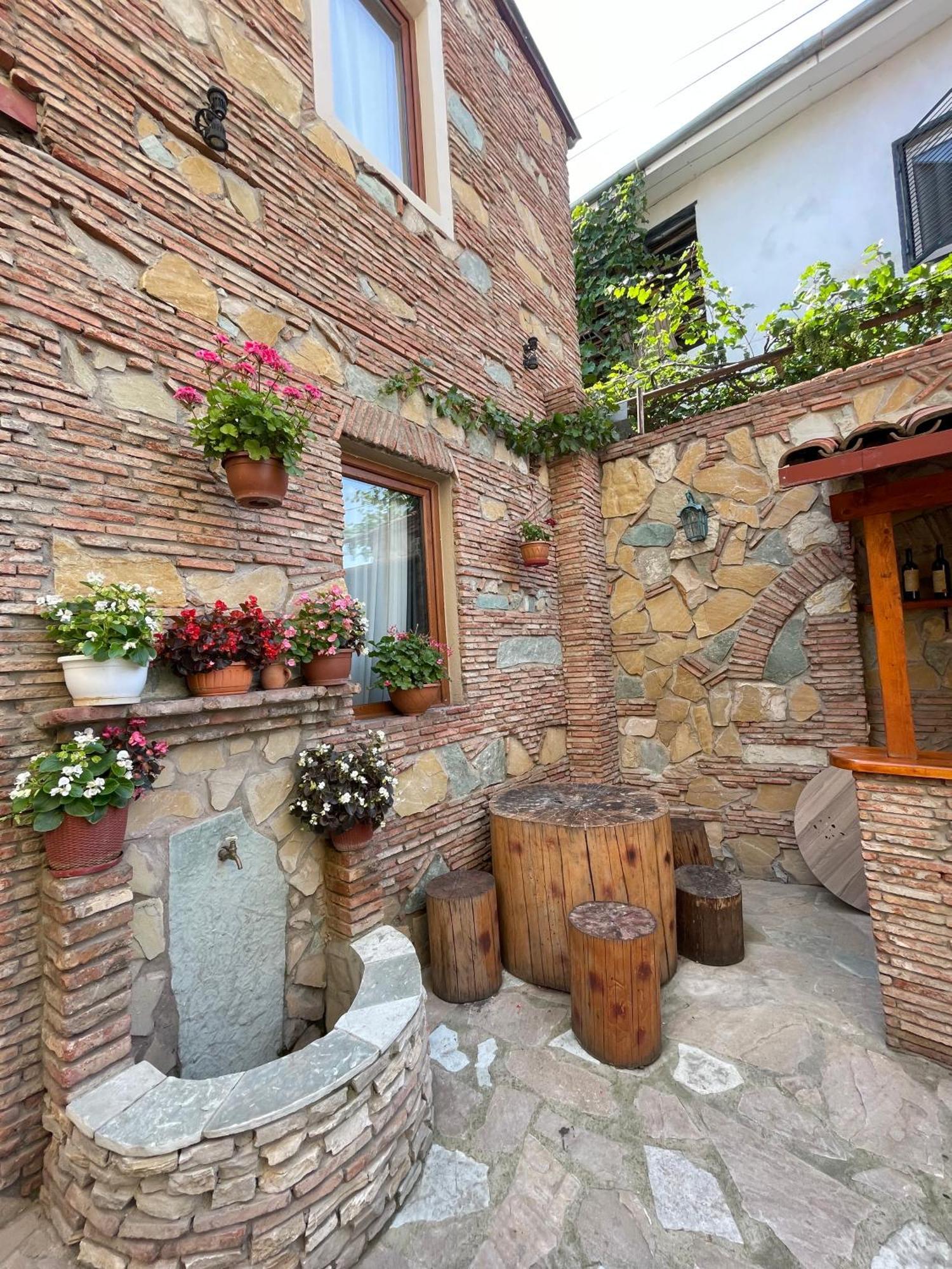 Apartments With Wine Cellar In Old Tbiliszi Kültér fotó